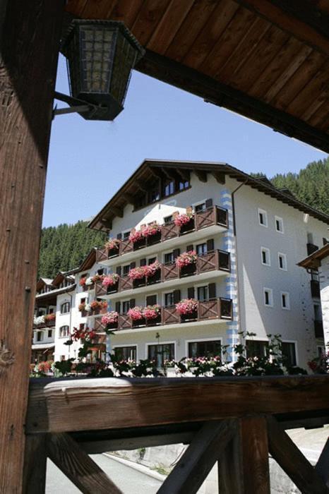 Hotel Compagnoni Санта-Катерина-ди-Вальфурва Экстерьер фото