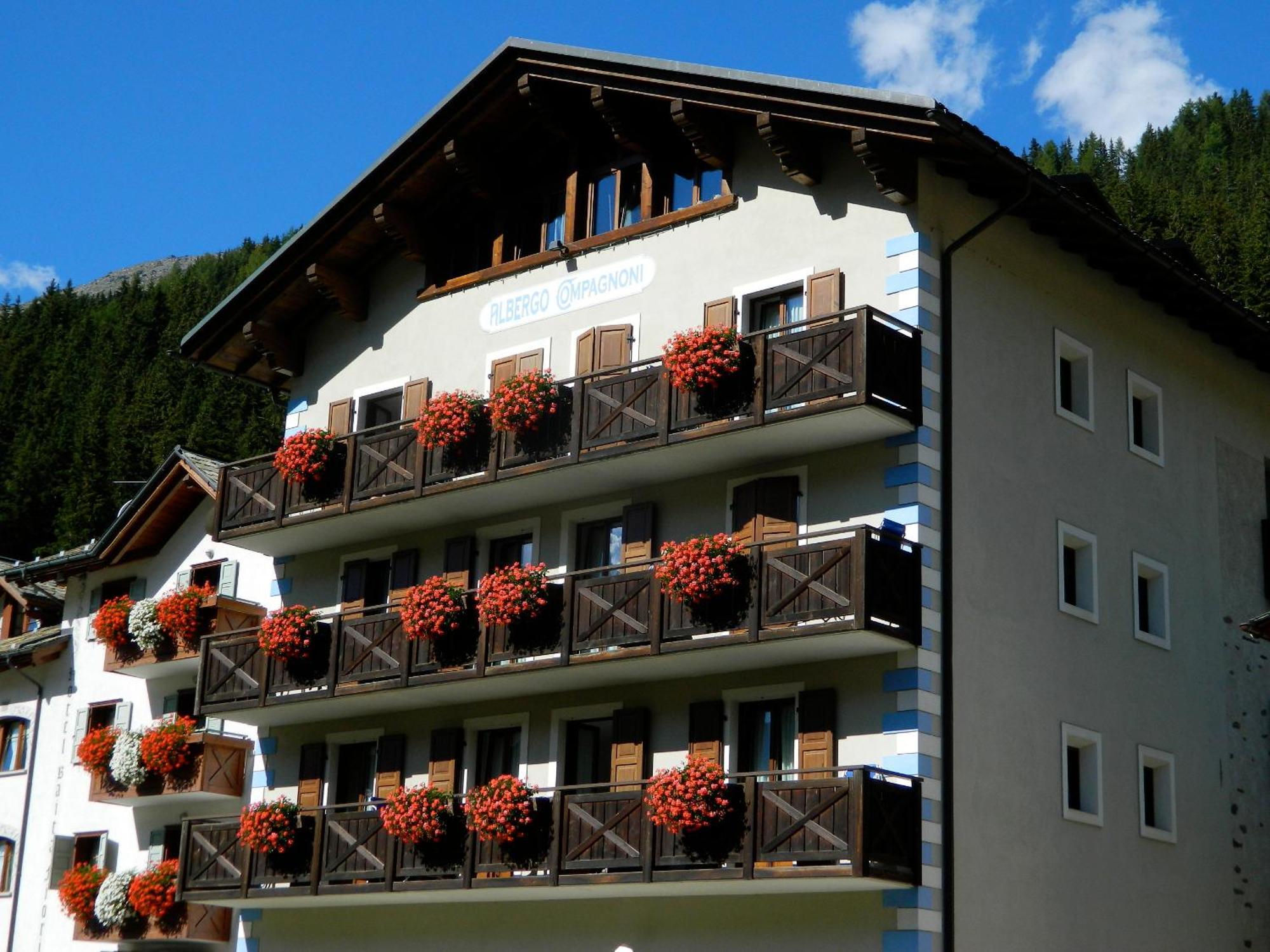Hotel Compagnoni Санта-Катерина-ди-Вальфурва Экстерьер фото