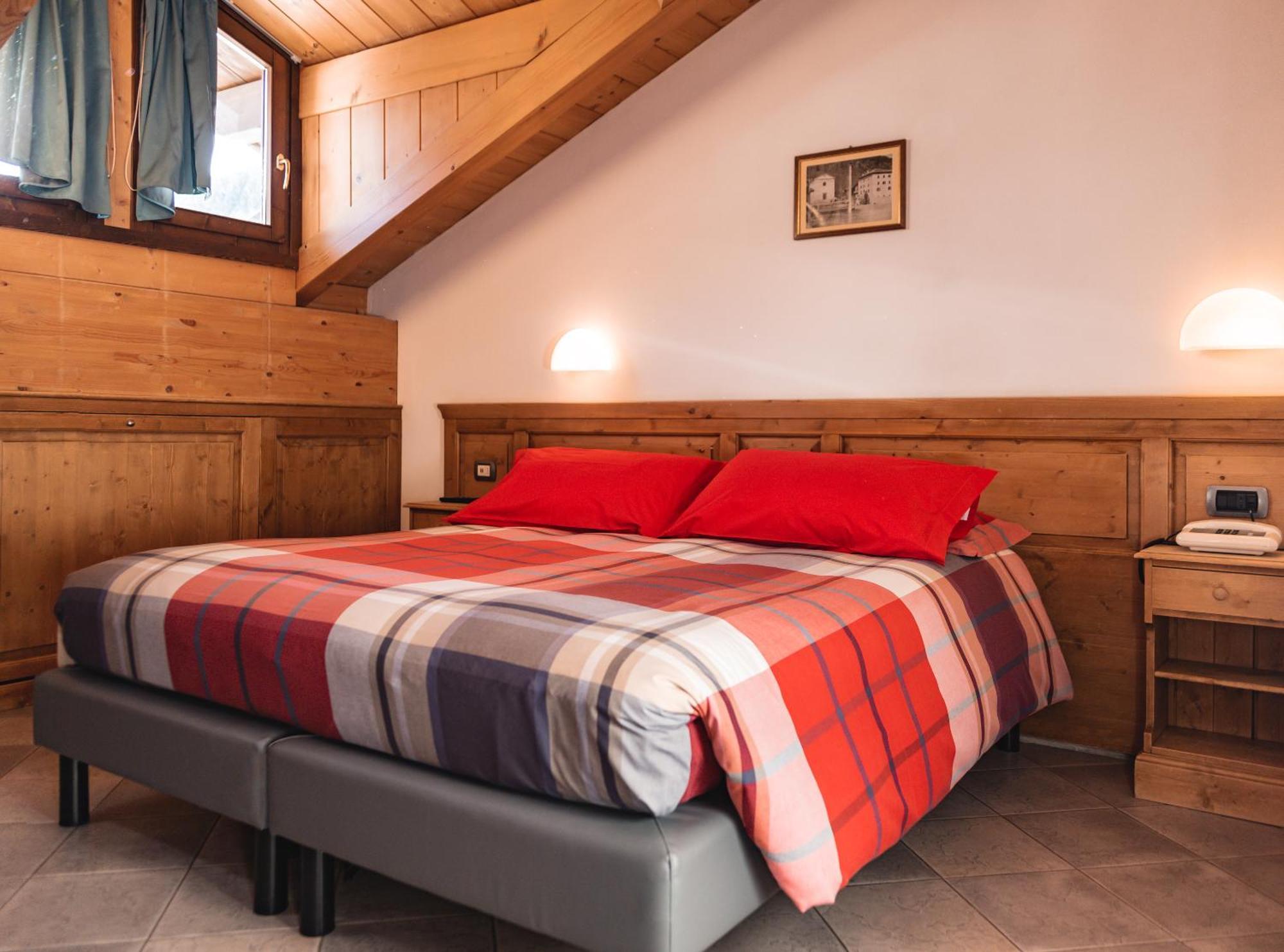 Hotel Compagnoni Санта-Катерина-ди-Вальфурва Экстерьер фото